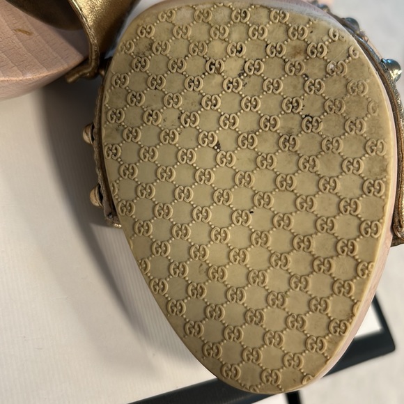 Gucci!. GOLD💛Gucci GOLD open toe wooden heels. - Picture 8 of 8